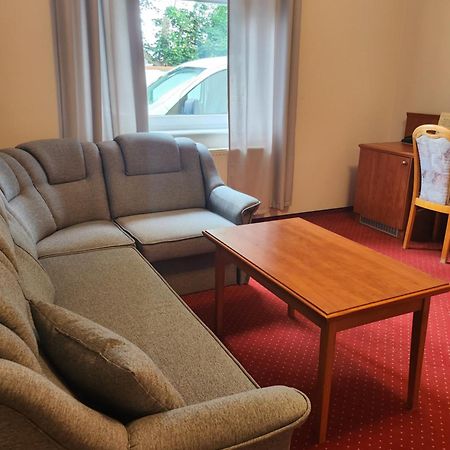 נובה Hotel Dowhan מראה חיצוני תמונה