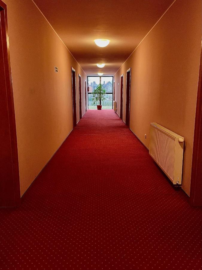 נובה Hotel Dowhan מראה חיצוני תמונה