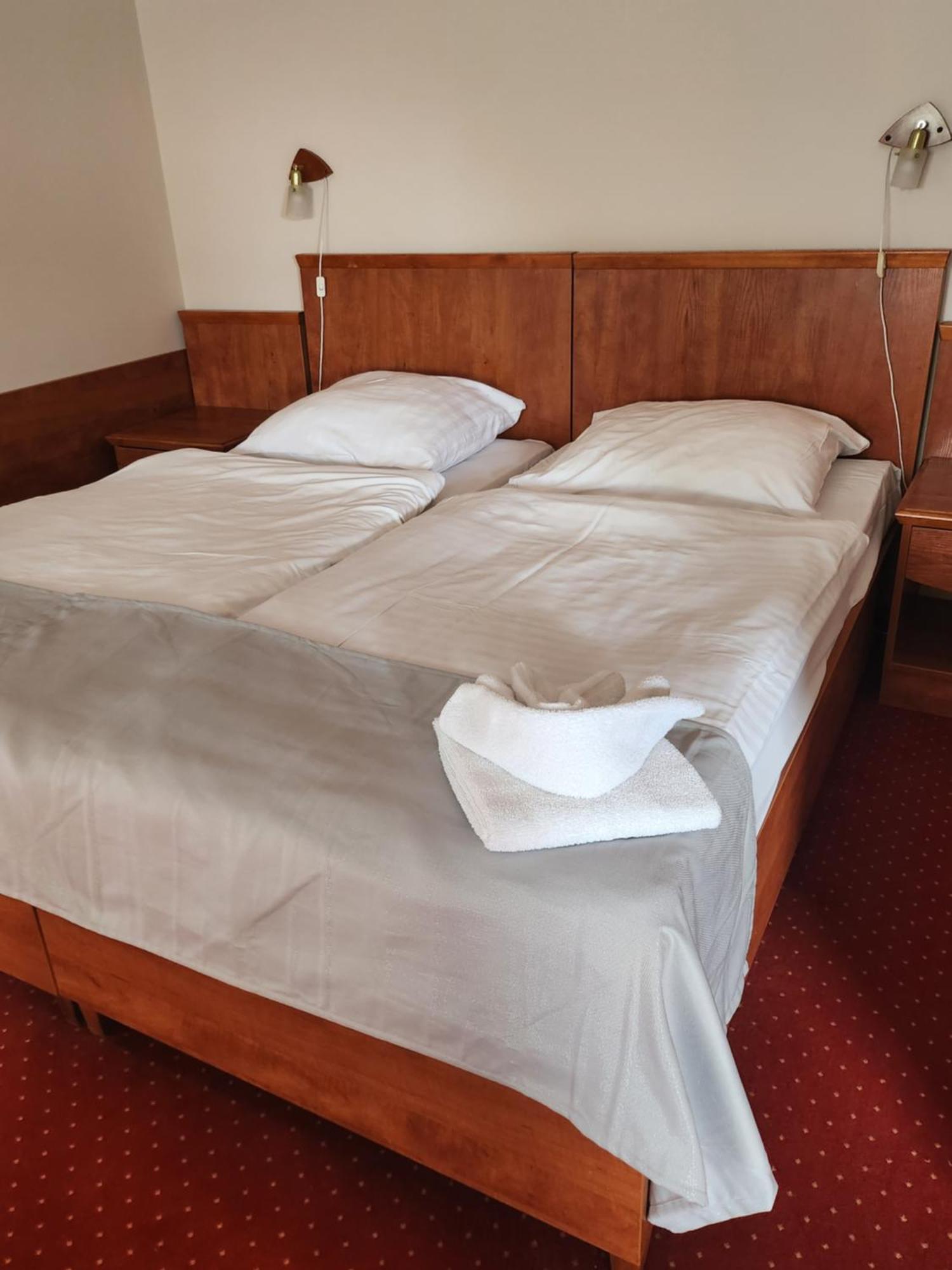 נובה Hotel Dowhan מראה חיצוני תמונה